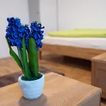Wohlfuehloase - Moderne Mit Grossem Eingezaeuntem Garten In Alleinlage An Feld & Wald, Pur Trifft Auf Komfort, Wellness Und Gute Erholung