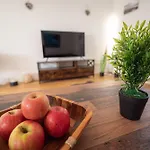 Wohlfuehloase - Moderne Mit Grossem Eingezaeuntem Garten In Alleinlage An Feld & Wald, Pur Trifft Auf Komfort, Wellness Und Gute Erholung Alpen