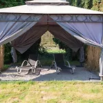 Daire Wohlfuehloase - Moderne Mit Grossem Eingezaeuntem Garten In Alleinlage An Feld & Wald, Pur Trifft Auf Komfort, Wellness Und Gute Erholung Alpen