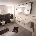 Daire Wohlfuehloase - Moderne Mit Grossem Eingezaeuntem Garten In Alleinlage An Feld & Wald, Pur Trifft Auf Komfort, Wellness Und Gute Erholung *