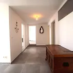 Wohlfuehloase - Moderne Mit Grossem Eingezaeuntem Garten In Alleinlage An Feld & Wald, Pur Trifft Auf Komfort, Wellness Und Gute Erholung