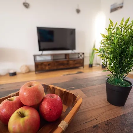 Wohlfuehloase - Moderne Mit Grossem Eingezaeuntem Garten In Alleinlage An Feld & Wald, Pur Trifft Auf Komfort, Wellness Und Gute Erholung Alpen