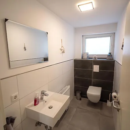 Apartment Wohlfuehloase - Moderne Mit Grossem Eingezaeuntem Garten In Alleinlage An Feld & Wald, Pur Trifft Auf Komfort, Wellness Und Gute Erholung Alpen