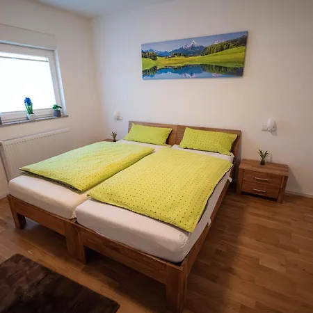 Wohlfuehloase - Moderne Mit Grossem Eingezaeuntem Garten In Alleinlage An Feld & Wald, Pur Trifft Auf Komfort, Wellness Und Gute Erholung