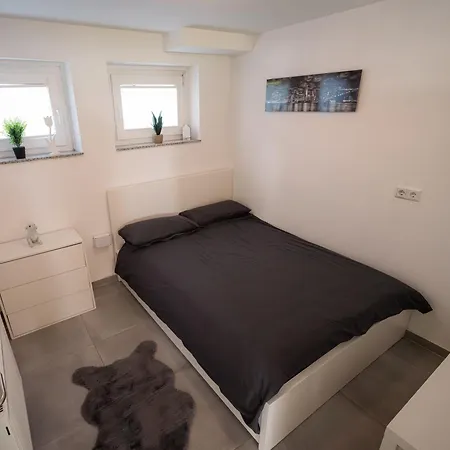 Wohlfuehloase - Moderne Mit Grossem Eingezaeuntem Garten In Alleinlage An Feld & Wald, Pur Trifft Auf Komfort, Wellness Und Gute Erholung *