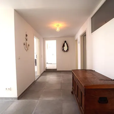 Wohlfuehloase - Moderne Mit Grossem Eingezaeuntem Garten In Alleinlage An Feld & Wald, Pur Trifft Auf Komfort, Wellness Und Gute Erholung