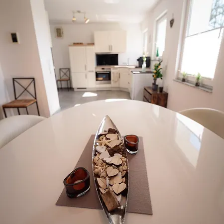 Wohlfuehloase - Moderne Mit Grossem Eingezaeuntem Garten In Alleinlage An Feld & Wald, Pur Trifft Auf Komfort, Wellness Und Gute Erholung