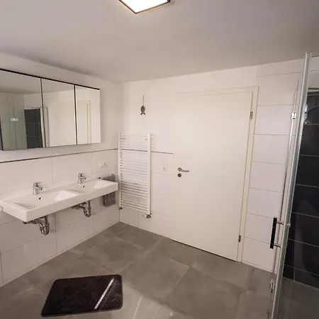 דירה Wohlfuehloase - Moderne Mit Grossem Eingezaeuntem Garten In Alleinlage An Feld & Wald, Pur Trifft Auf Komfort, Wellness Und Gute Erholung *