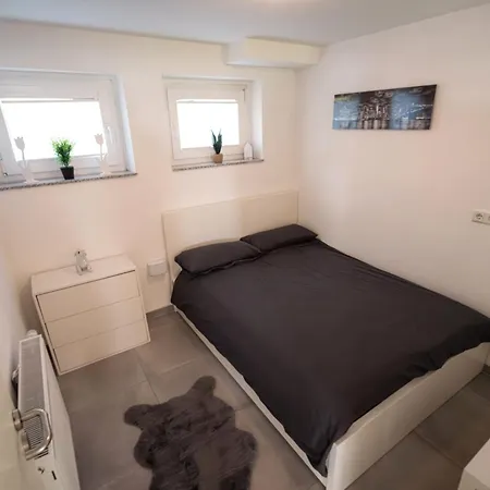 Wohlfuehloase - Moderne Mit Grossem Eingezaeuntem Garten In Alleinlage An Feld & Wald, Pur Trifft Auf Komfort, Wellness Und Gute Erholung *