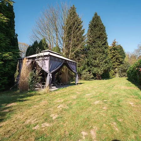 Apartment Wohlfuehloase - Moderne Mit Grossem Eingezaeuntem Garten In Alleinlage An Feld & Wald, Pur Trifft Auf Komfort, Wellness Und Gute Erholung Alpen
