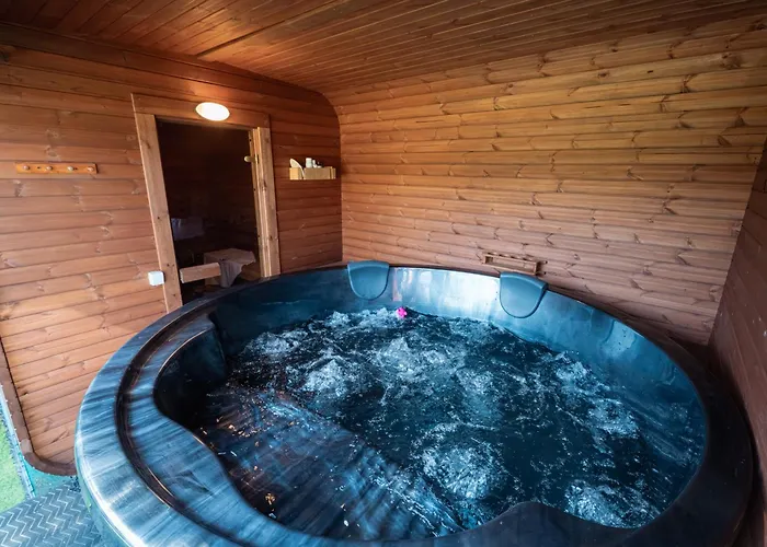 Wohlfühloase - Moderne Mit Großem Eingezäuntem Garten In Alleinlage An Feld&wald, Pur Trifft Auf Komfort, Wellness Und Gute Erholung * Alpen