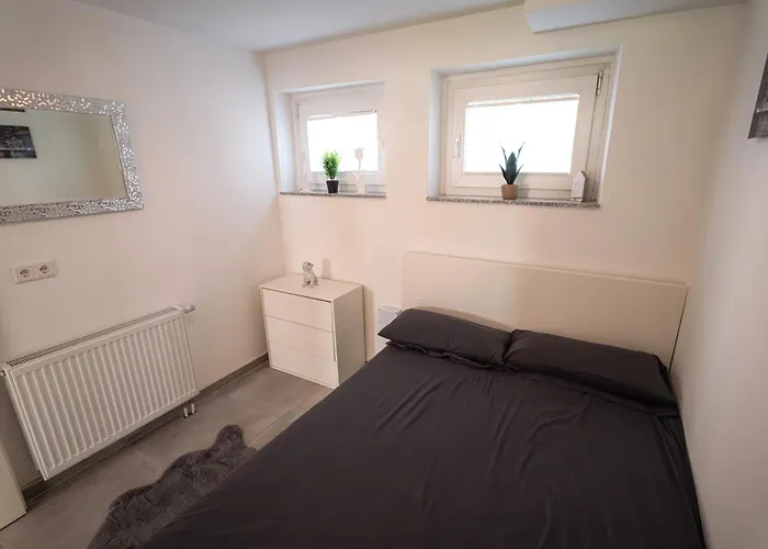 Wohlfuehloase - Moderne Mit Grossem Eingezaeuntem Garten In Alleinlage An Feld & Wald, Pur Trifft Auf Komfort, Wellness Und Gute Erholung Apartament