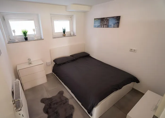 Wohlfühloase - Moderne Mit Großem Eingezäuntem Garten In Alleinlage An Feld&wald, Pur Trifft Auf Komfort, Wellness Und Gute Erholung *