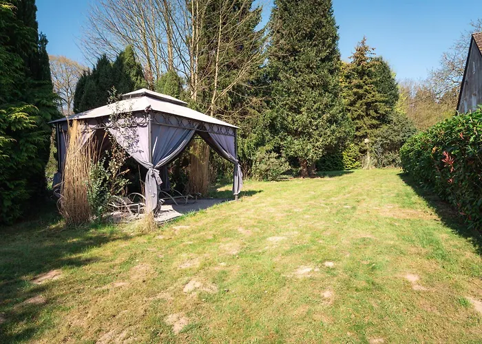 Wohlfühloase - Moderne Mit Großem Eingezäuntem Garten In Alleinlage An Feld&wald, Pur Trifft Auf Komfort, Wellness Und Gute Erholung * Alpen