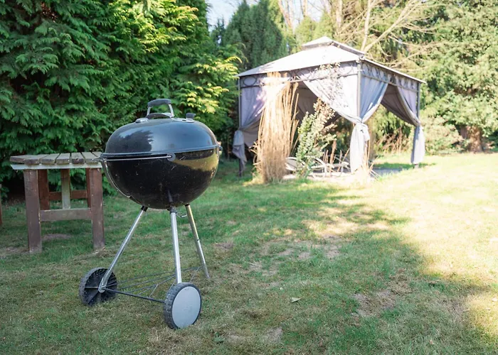 Wohlfuehloase - Moderne Mit Grossem Eingezaeuntem Garten In Alleinlage An Feld & Wald, Pur Trifft Auf Komfort, Wellness Und Gute Erholung * Alpen