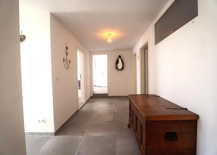 Wohlfuehloase - Moderne Mit Grossem Eingezaeuntem Garten In Alleinlage An Feld & Wald, Pur Trifft Auf Komfort, Wellness Und Gute Erholung