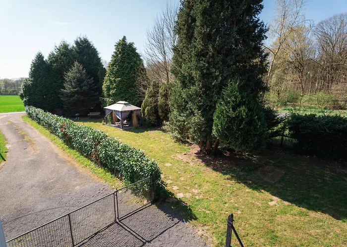 Wohlfühloase - Moderne Mit Großem Eingezäuntem Garten In Alleinlage An Feld&wald, Pur Trifft Auf Komfort, Wellness Und Gute Erholung *