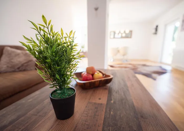 Apartment Wohlfühloase - Moderne Mit Großem Eingezäuntem Garten In Alleinlage An Feld&wald, Pur Trifft Auf Komfort, Wellness Und Gute Erholung *