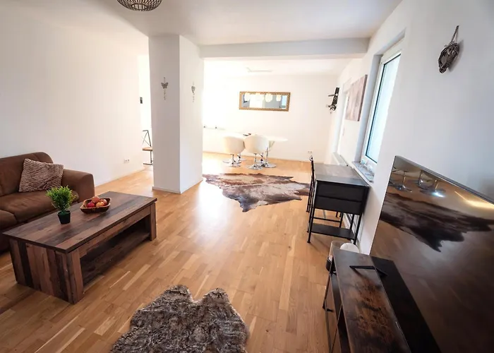 Wohlfuehloase - Moderne Mit Grossem Eingezaeuntem Garten In Alleinlage An Feld & Wald, Pur Trifft Auf Komfort, Wellness Und Gute Erholung Apartament